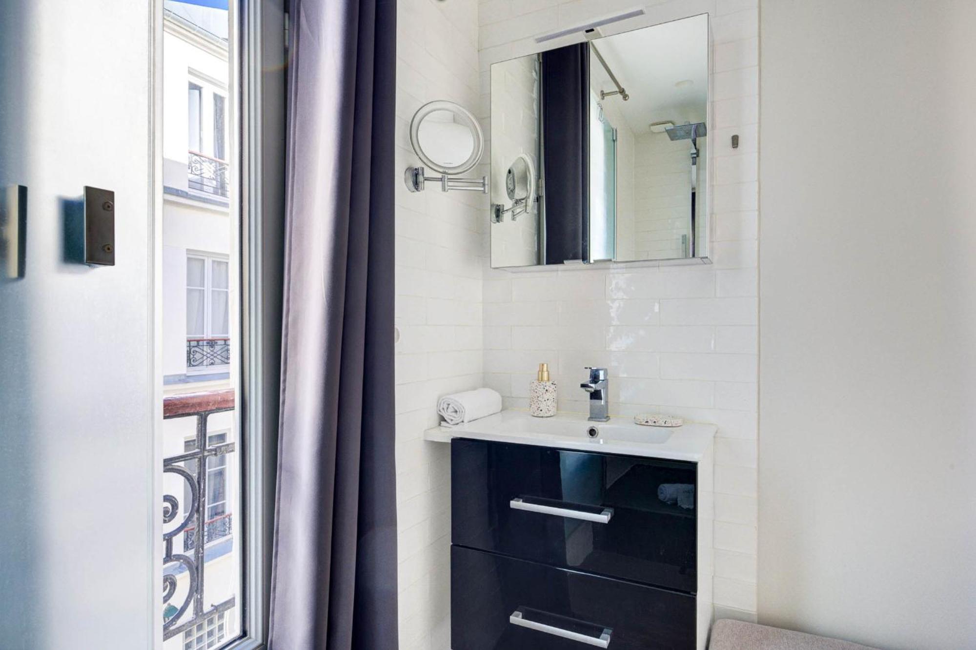 Appartement Bnbnova - Eiffel Tower & Invalides - 1br Parijs